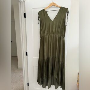 Banana Republic green “silk like” Maxi dress size 18